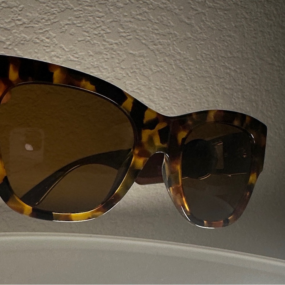 Versace Brown Tortoise Sunglasses - Picture 14 of 14